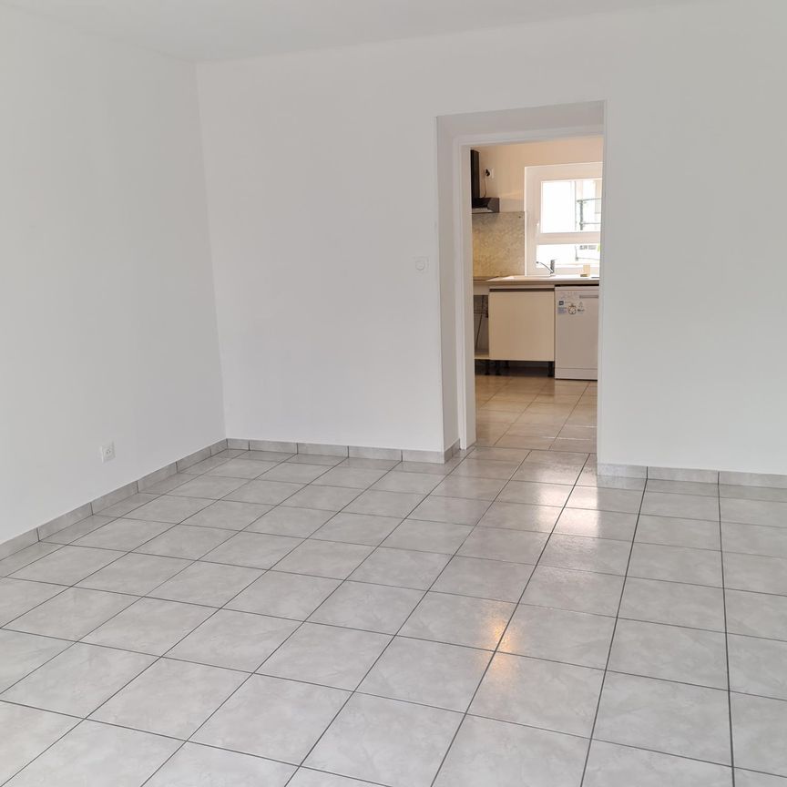 Location Appartement 2 pièces 48m² LE CREUSOT 71200 - Photo 1