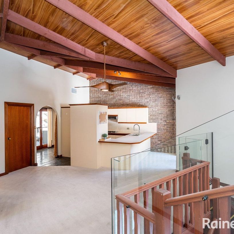 Swim and Entertain to your heart's content! - Lease to 26th January, 2027 - Photo 1