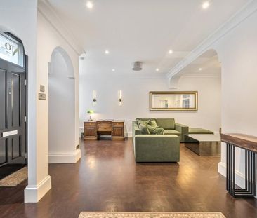 3 bedroom mews to rent - Photo 4