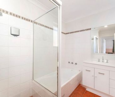 2 BEDROOM LOW MAINTENANCE VILLA IN CONVENIENT LOCATION - Photo 1