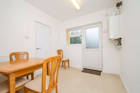 3 bedroom terraced house to rent - Photo 4