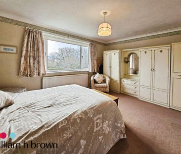 5 bedroom detached house to rent - Photo 4