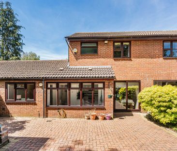 4 bedroom semi-detached house to rent - Photo 1