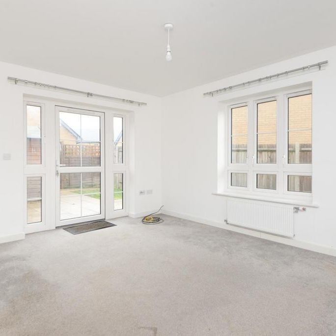 3 bedroom semi-detached house to rent - Photo 1