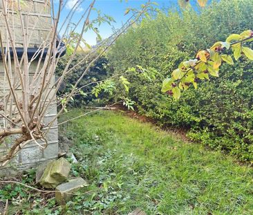 2 bedroom end of terrace house to rent - Photo 1