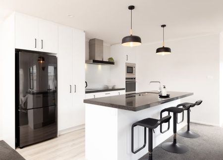 Easy Living - Photo 3