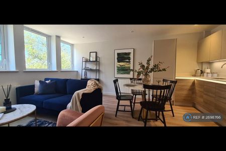 1 bedroom flat to rent - Photo 2