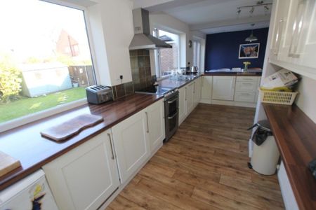 5 Bedroom Semi-Detached House, Chester - Photo 5