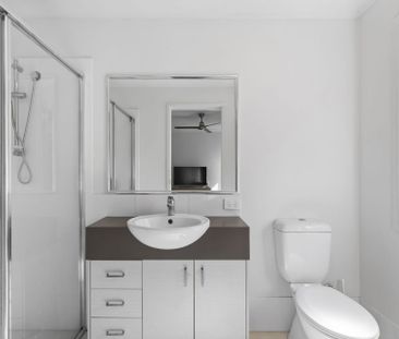 Modern, Low-Maintenance Living in a Prime Coomera Location - Photo 6