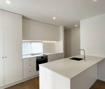 Brand new standalone 2 bed townhouse with garage - Photo 1