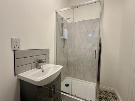 2 bedroom apartment to rent - Photo 5