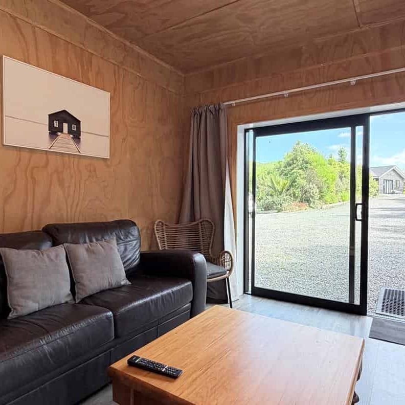 Fusnished 1 Bedroom, 1 Bathroom | Okitu - Photo 1