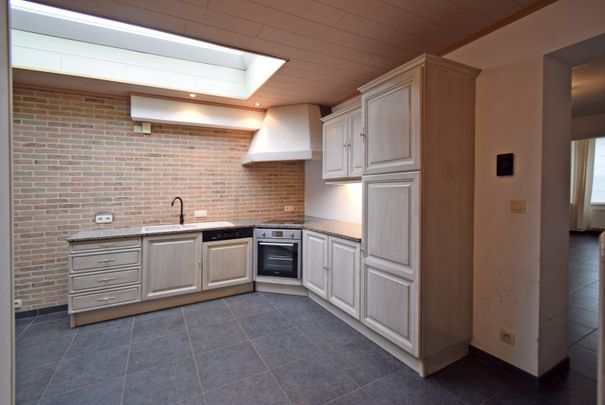 INSTAPKLARE RIJWONING MET 3 SLAAPKAMERS - Photo 1
