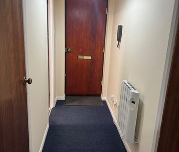 Studio Flat, Vicars Bridge Close, HA0 - Photo 6