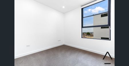 Modern and Convenient Urban Sanctuary in the Heart of Marrickville - Photo 3