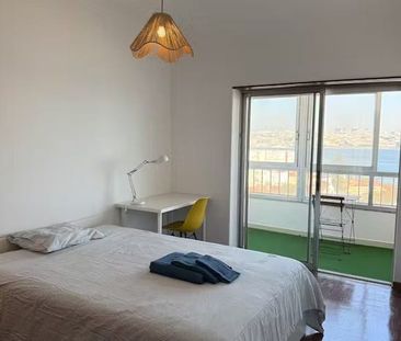 Avenida 25 de Abril de 1974, Almada, Setúbal Municipality 2800 - Photo 5