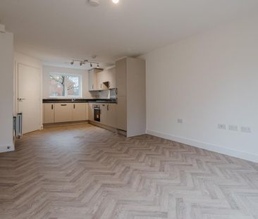 2 bedroom semi-detached house to rent - Photo 4