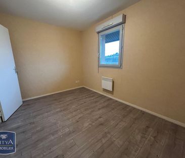 Location Appartement 2 pièces 52m² ST AMAND MONTROND 18200 - Photo 2