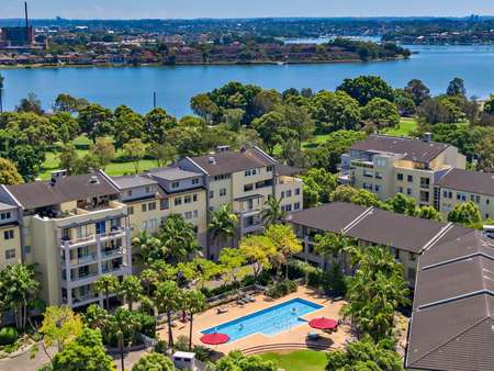 Spacious Ground Floor Garden Apartment - Photo 3