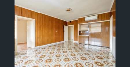 Spacious Family Home in a Prime Pascoe Vale Location - Photo 2