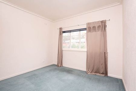 4/135 Locksley Road, Eaglemont VIC 3084 - Photo 2