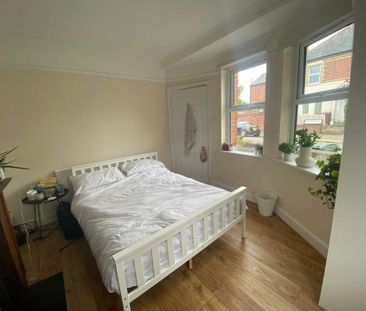 Price £2,100 pcm - Available 01/09/2025 - Furnished - Photo 6