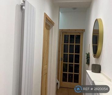 2 bedroom end of terrace house to rent - Photo 5