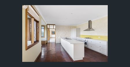 Large family home - Photo 2