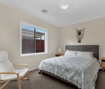 42 Dawley Circuit Werribee VIC - Photo 3