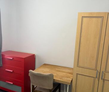 House share to rent - Photo 1