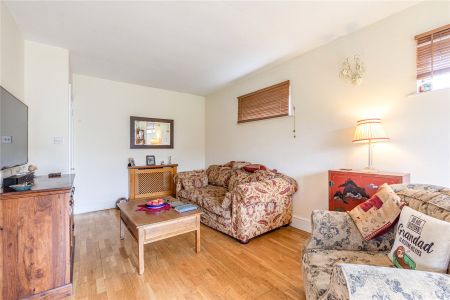 Ongar Close, Addlestone, Surrey, KT15 - Photo 3