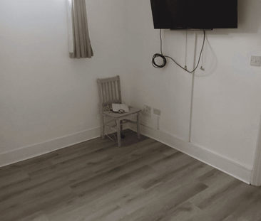 Hoppers Road, London, N13 - Photo 2 | Rentumo