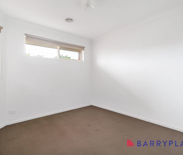Modern Townhouse in Perfect Location! - Photo 3