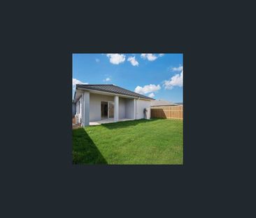 Family home built to impress - Photo 4