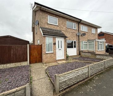 3 bedroom semi-detached house to rent - Photo 4