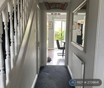 1 bedroom in a house share to rent - Photo 6