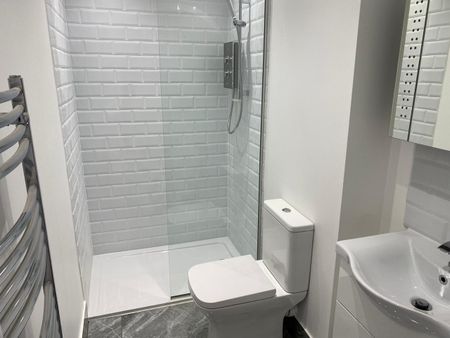 1 Bed Flat, South View Avenue, RG4 - Photo 3