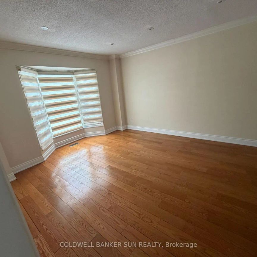 1622 BRISTOL ROAD W - Photo 1