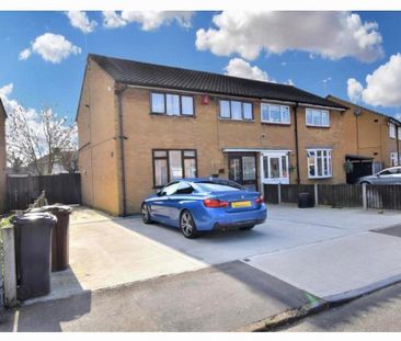 3 bedroom semi-detached house to rent - Photo 3