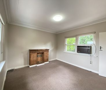 2 BEDROOM FLAT - Photo 2