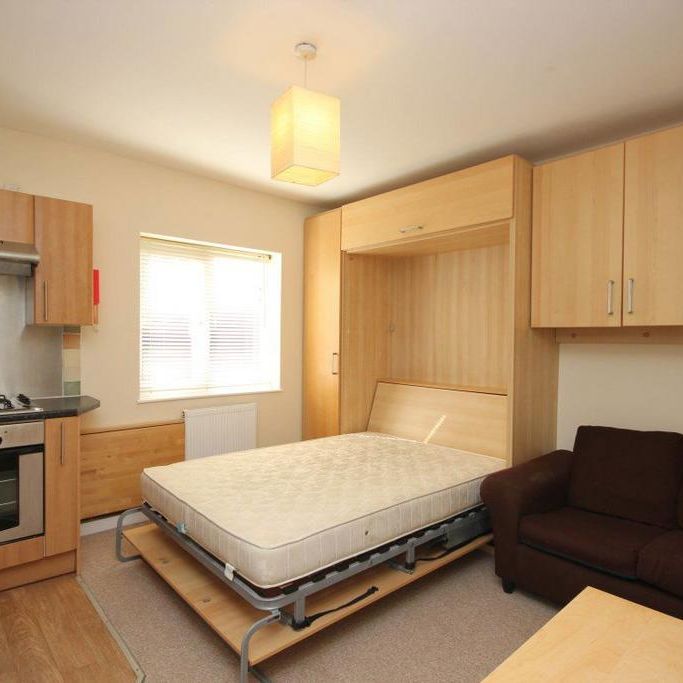 Studio to rent - Photo 1