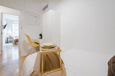 Calle del Castillo, Madrid, Community of Madrid 28010 - Photo 4