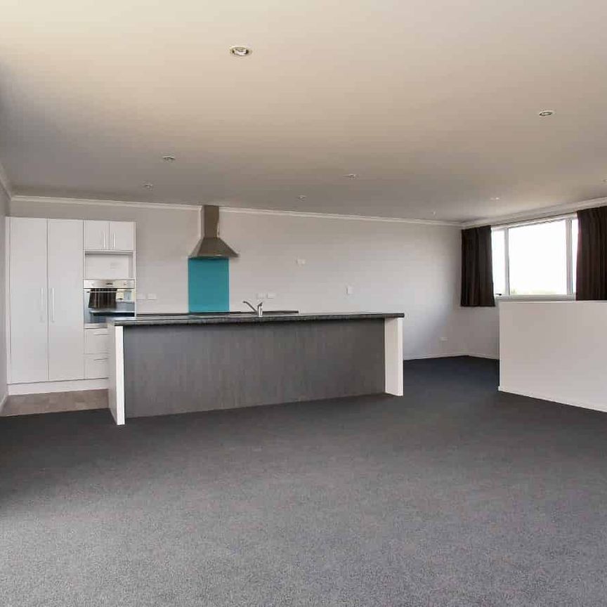 4 Bedrooms in Dinsdale - Photo 1