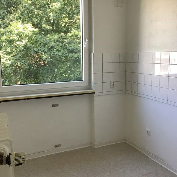 Helle und großzügige 3-Zimmer-Wohnung mit Balkon zu vermieten - Foto 1