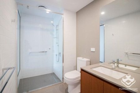 Partially Furnished Modern Apartment in West End - Photo 4