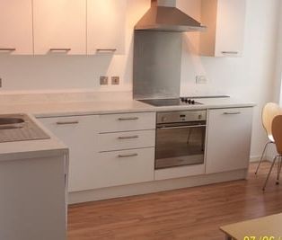1 Bed Flat, Marco Island, NG1 - Photo 2