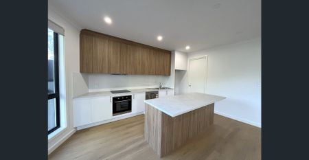 Stunning 3 Bedroom Modern Home! - Photo 4