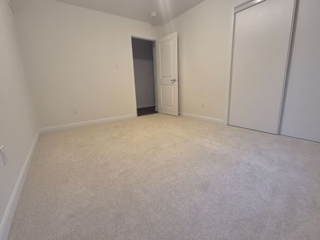 For Lease - 139 INVENTION Boulevard, Kanata, Ontario - Photo 2