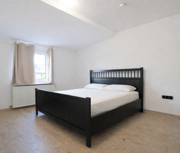 Helle ca. 100 m² große 3-Zimmer-Maisonettewohnung mit Einbauküche u... - Photo 1