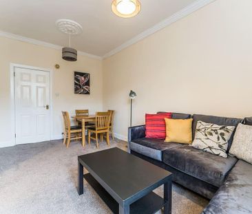 2 bedroom flat to rent - Photo 2